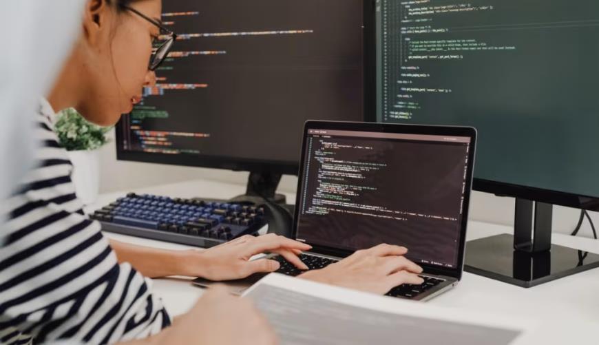 本溪小程序定制开发构建实时互动新生态：WebRTC+即时通讯双引擎驱动